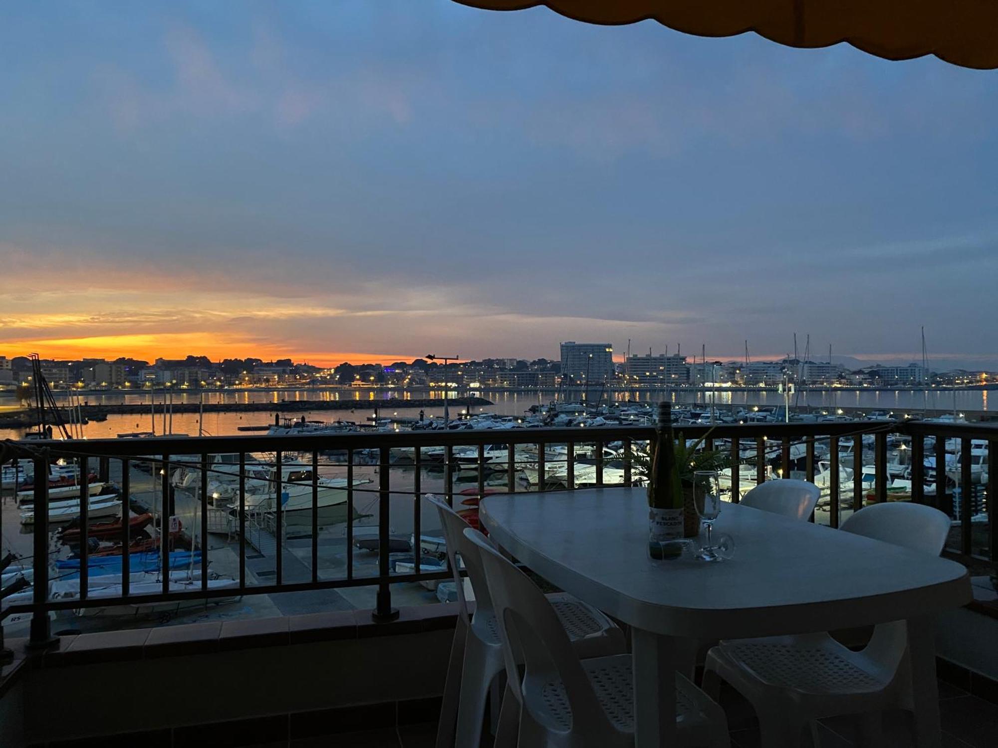 Precioso Apartamento En Primera Linea De Mar L' Escala Εξωτερικό φωτογραφία